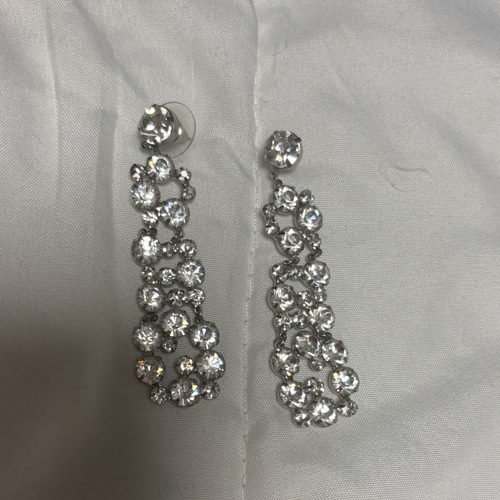 Bridal earrings - Elegant Silver Crystal Drop Earrings